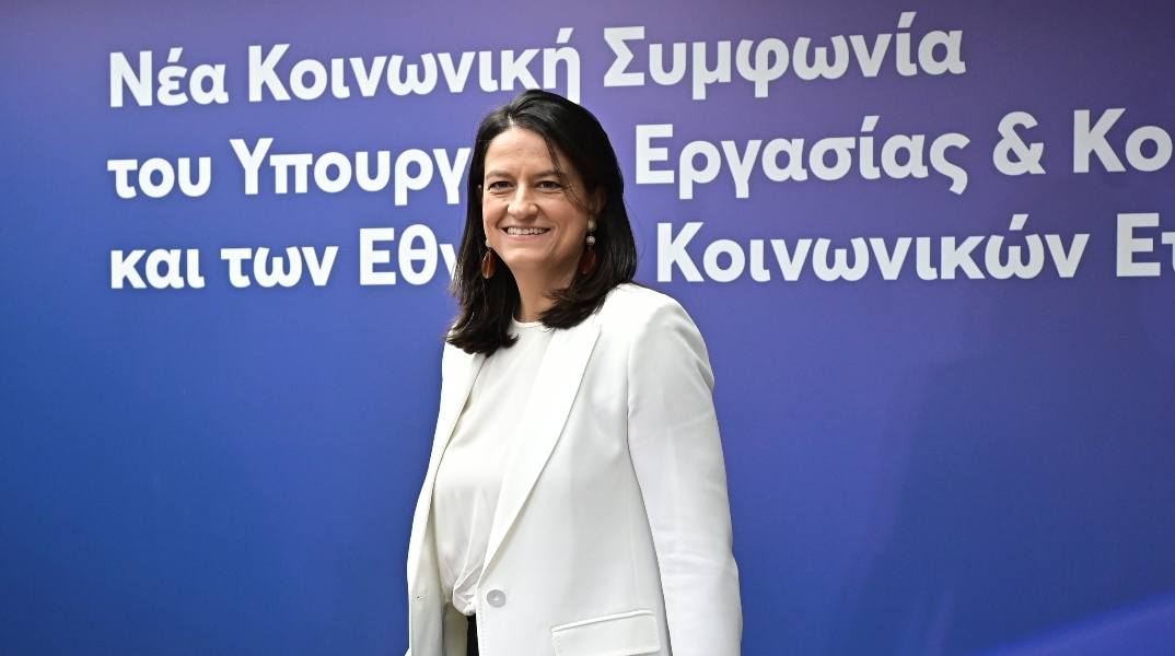 Η υπουργός Εργασίας και Κοινωνικής Ασφάλισης, Νίκη Κεραμέως 
