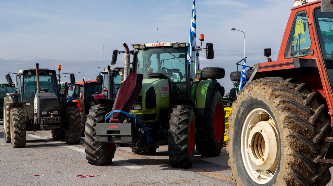 μπλοκο αγροτων, τρακτερ