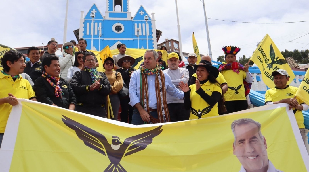 Περού: Άγνωστοι πυροβόλησαν τον υποψήφιο της δεξιάς στις προεδρικές εκλογές Ραφαέλ Μπελάουντε	