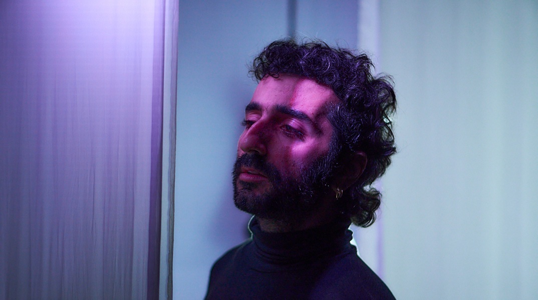 O Ody Icons στο «Κάπου περνούσε μια φωνή»