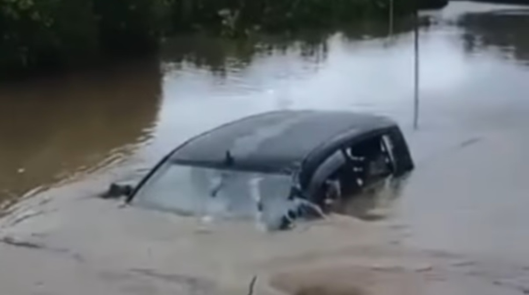 Απεγκλωβισμός, αυτοκίνητο, πλημμυρα