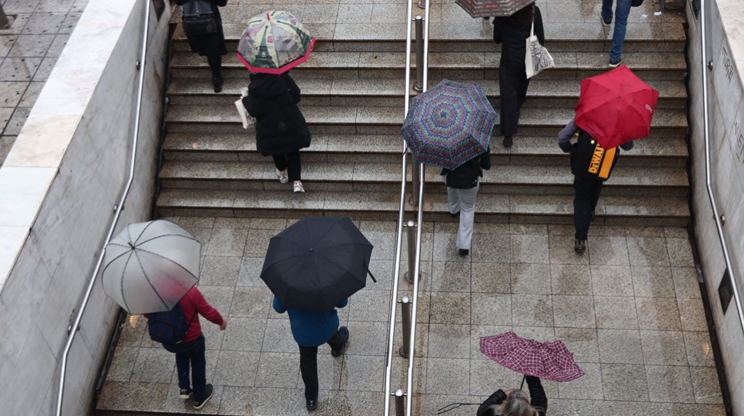 Κακοκαιρία Byron: Επιμένει και το Σάββατο - Πότε θα εξασθενήσει 