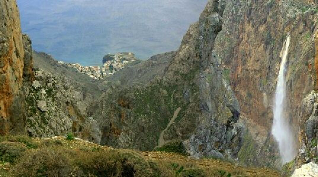 Ηράκλειο: Σε εξέλιξη βρίσκεται επιχείρηση διάσωσης 40χρονου άντρα σε καταρράκτη