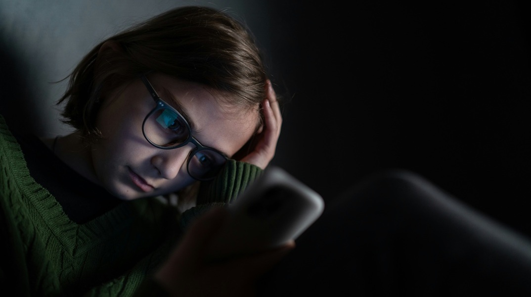 Αυστραλία: Τέλος τα social media για παιδιά κάτω των 16 από τα μεσάνυχτα