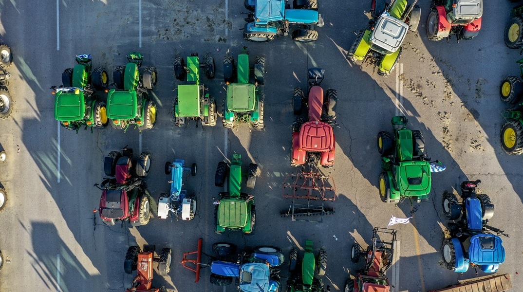 Μπλόκα αγροτών: «Ακυρώθηκαν 20 ραντεβού ογκολογικών ασθενών στο ΠΑΓΝΗ εξαιτίας της κατάληψης του αεροδρομίου»