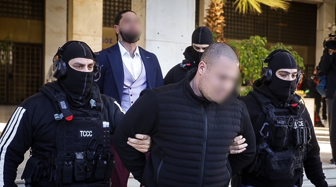 Φοινικούντα: Στην Ευελπίδων οι δύο συλληφθέντες για τη δολοφονία του ιδιοκτήτη του κάμπινγκ