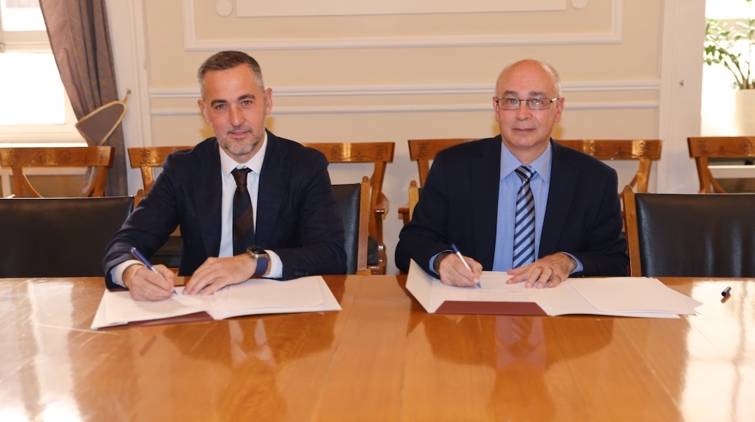 (από αριστερά) Πάνος Κωνσταντόπουλος - Πρόεδρος Kaizen Foundation, Βασίλης Βασδέκης - Πρύτανης Οικονομικού Πανεπιστημίου Αθηνών (ΟΠΑ)