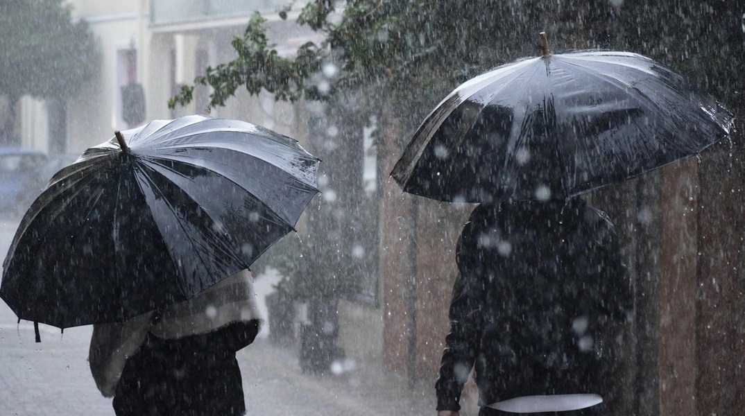 βροχη, περαστικοι