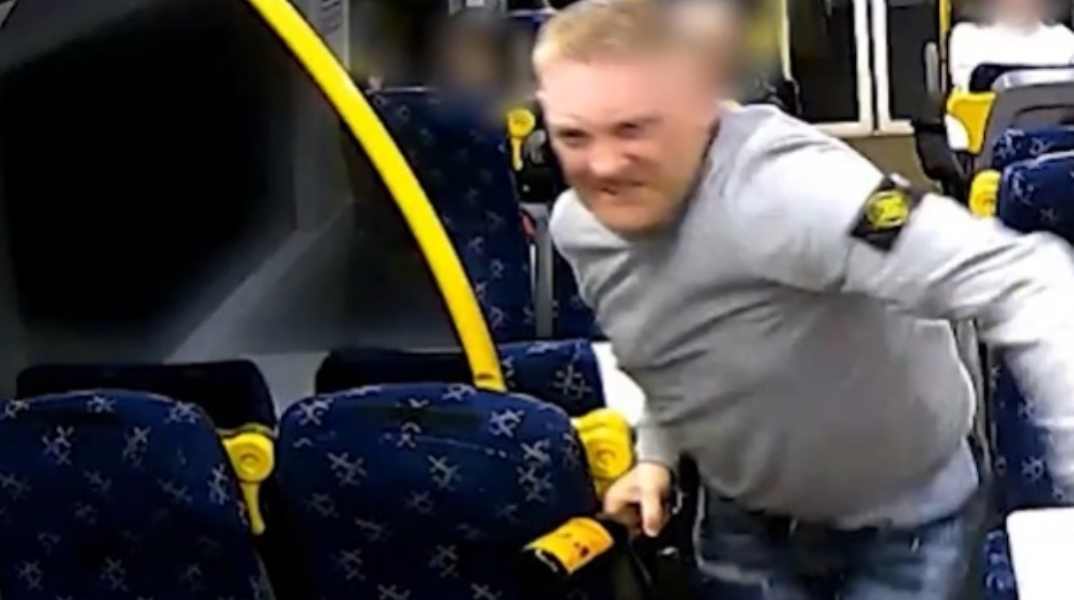 Σοκαριστική επίθεση μεθυσμένου σε τρένο