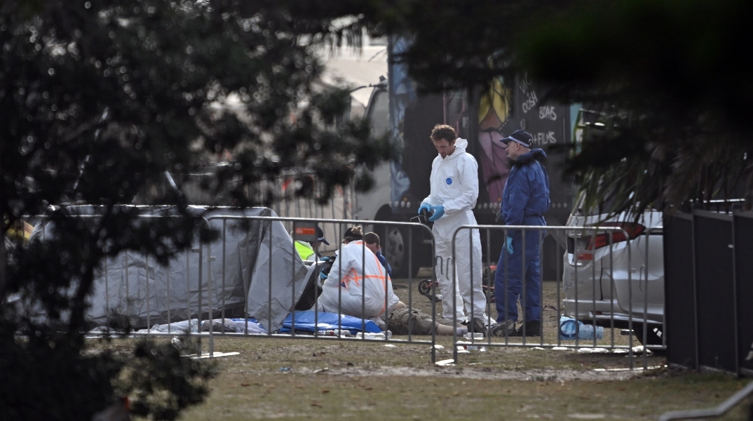 Αυστραλία: Ένας 50χρονος και ο 24χρονος γιος του οι φερόμενοι δύο δράστες της επίθεσης