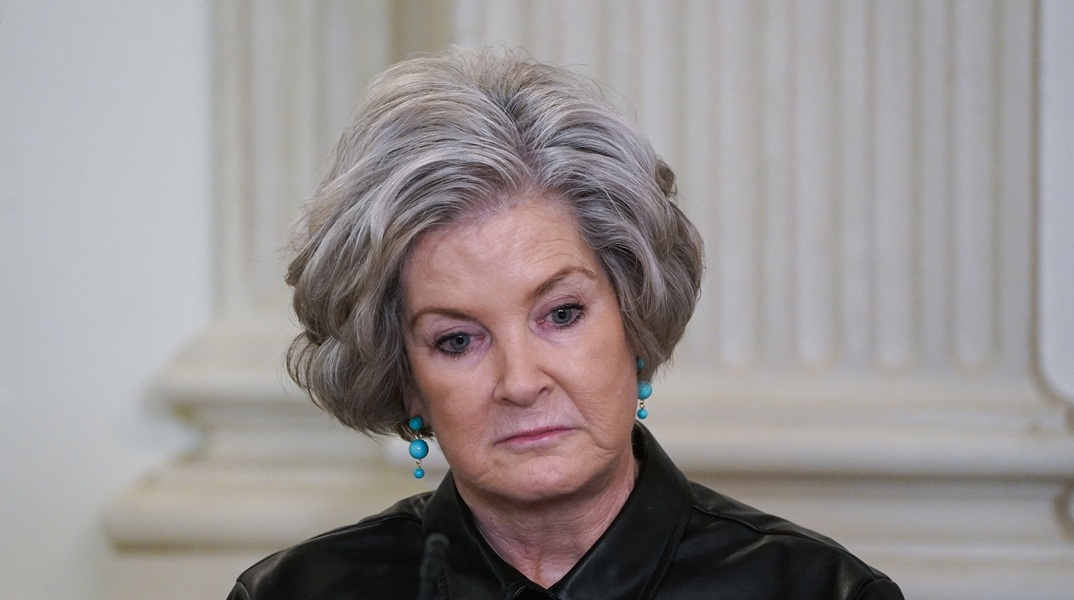 Σκληρή απάντηση της Σούζι Γουάιλς στο Vanity Fair - Τι λέει περί «αλκοολικού Τραμπ» και «συνωμοσιολόγου Βανς»