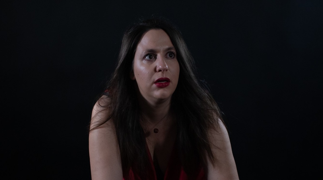 Η Αθηνά Ασημάκη πρωταγωνιστεί στο Εκτροφείο τεράτων στον Μικρό Κεραμεικό