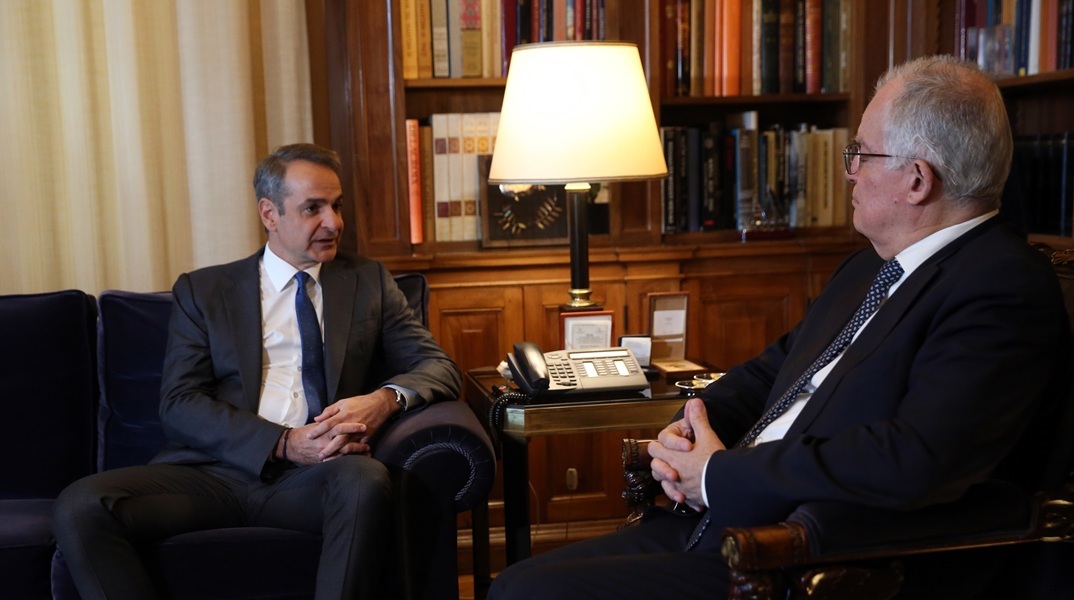 Μητσοτάκης σε Τασούλα: Πιστεύω ότι αγρότες θα απομακρυνθούν σύντομα από τα μπλόκα