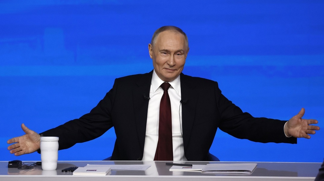 Κανονίστε ρομαντικά ταξίδια εσείς - Δημοσιογράφος έκανε πρόταση γάμου στη συνέντευξη του Πούτιν