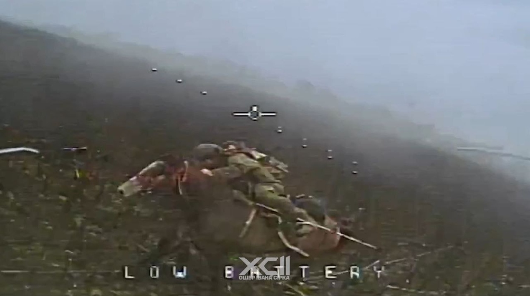 Ρώσοι στρατιώτες  ιππεύουν άλογα