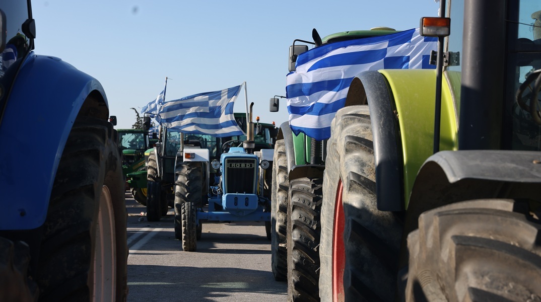 Διορία μέχρι την Πρωτοχρονιά δίνουν οι αγρότες – Ποια μπλόκα ανοίγουν τον δρόμο για διάλογο με την κυβέρνηση