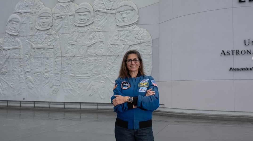 Μπορεί να υπάρξει σεξουαλική επαφή στο διάστημα; Η απάντηση μιας αστροναύτη της NASA