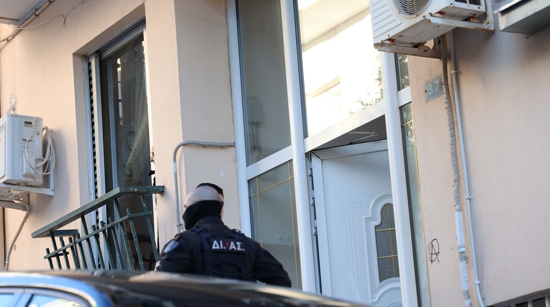 Γκύζη: Άνδρας μαχαίρωσε τη γυναίκα του στον λαιμό και αυτοκτόνησε