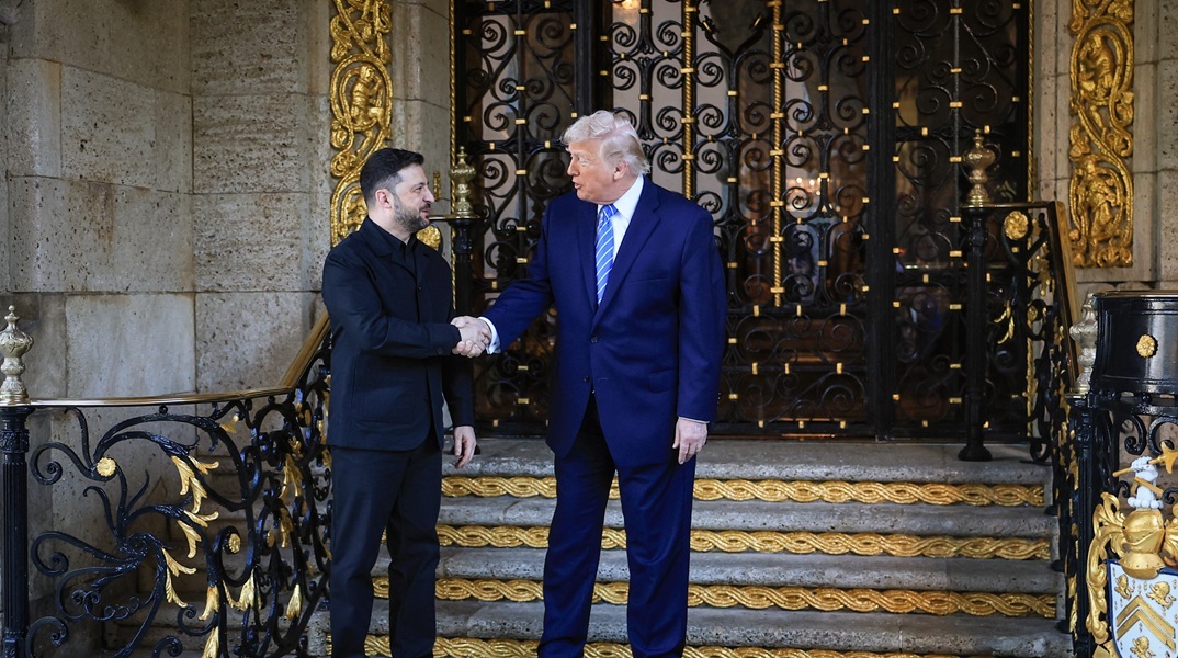 «Μπορούμε να καταλήξουμε σε συμφωνία» - Ο Τραμπ υποδέχτηκε τον Ζελένσκι στη Φλόριντα