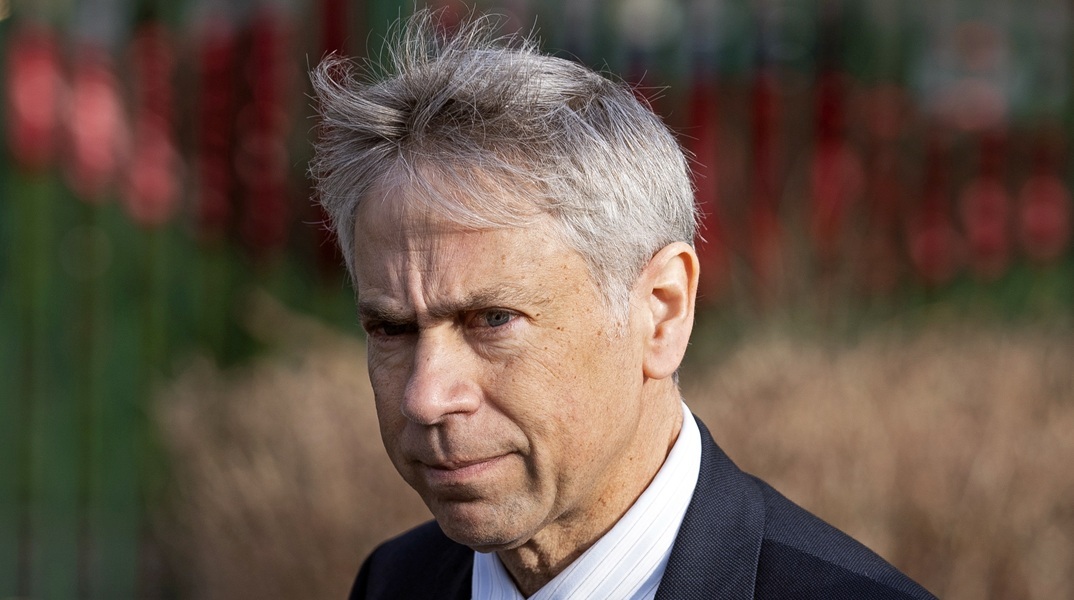 Μπάρι Πόλακ: Ο δικηγόρος που απελευθέρωσε τον Τζούλιαν Ασάνζ ανέλαβε τον Μαδούρο