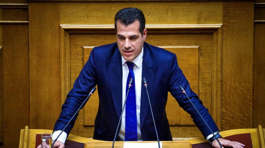 Ο υπουργός Μετανάστευσης, Θάνος Πλεύρης