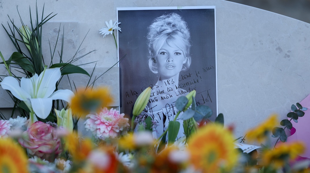 Η Γαλλία αποχαιρέτησε την Μπριζίτ Μπαρντό