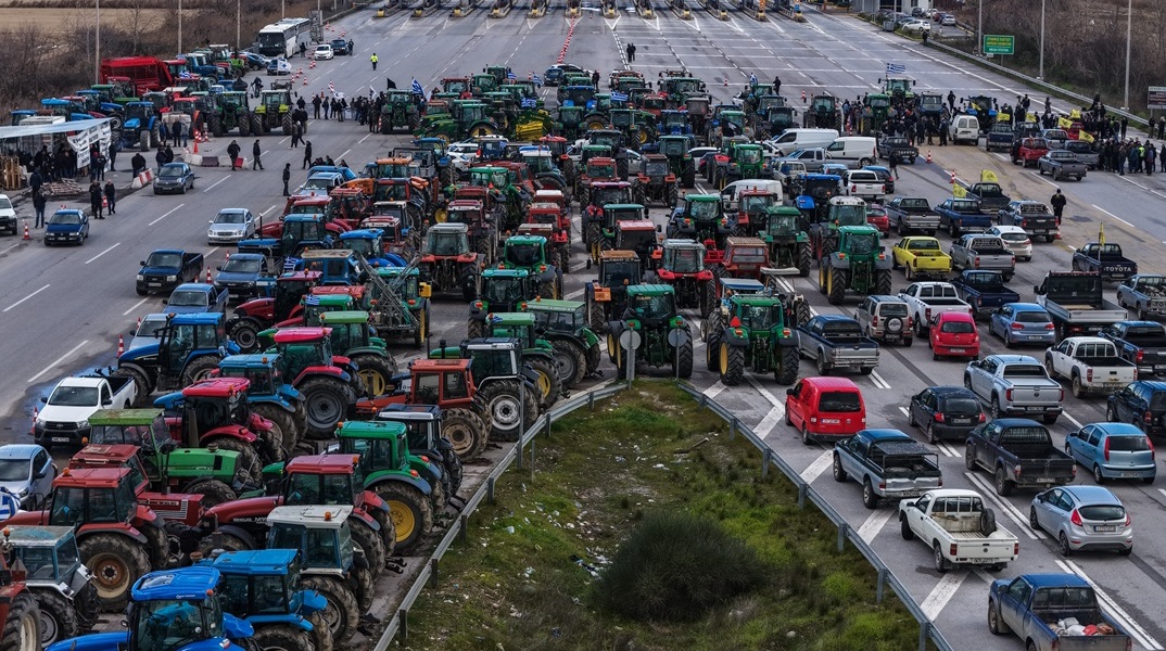 Μπλόκα αγροτών: Διακόπτεται το δρομολόγιο των ΚΤΕΛ Θεσσαλονίκη - Αθήνα - Tι θα γίνει με τα εισιτήρια