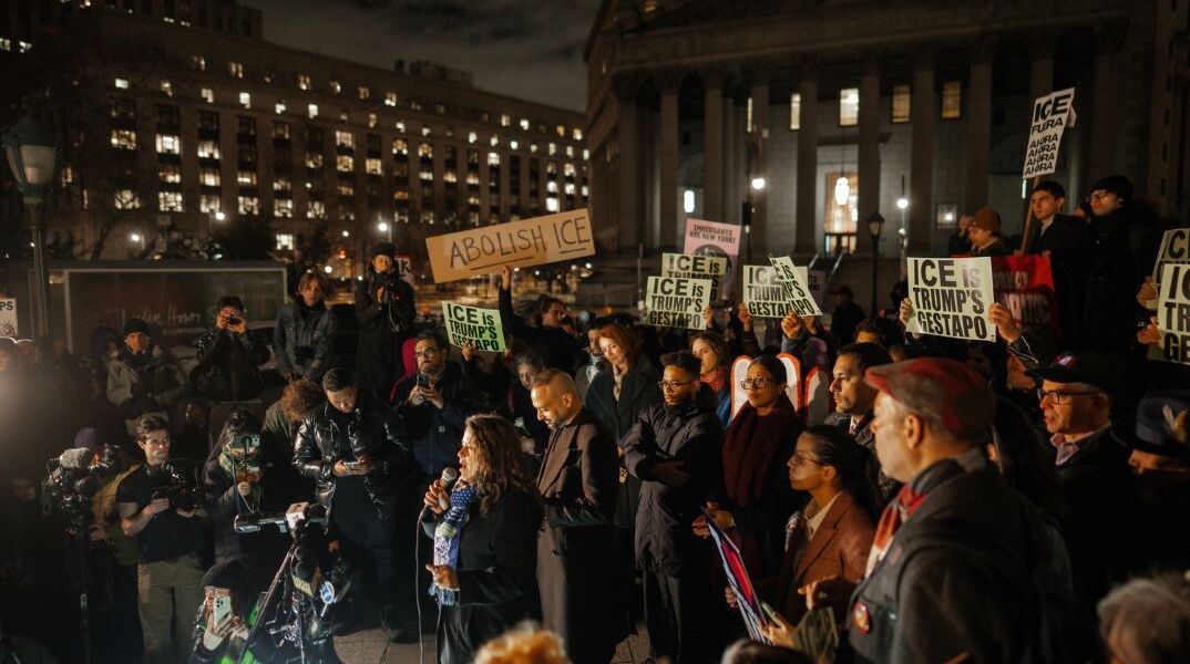 Μινεσότα: Kαζάνι που βράζει η Μινεάπολις μετά τον θανάσιμο πυροβολισμό γυναίκας από πράκτορα της ICE