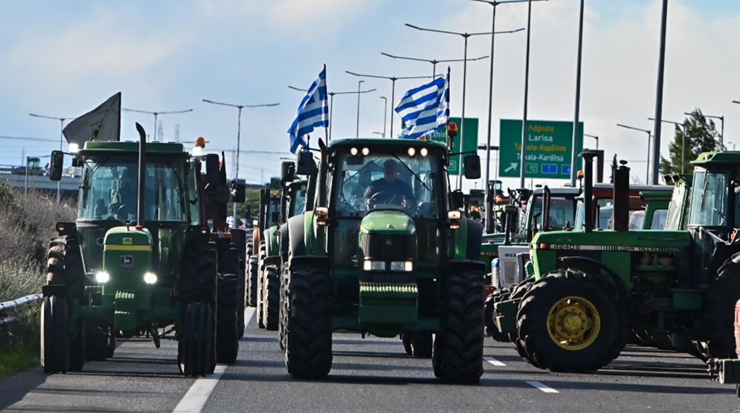 Αγρότες απέκλεισαν τις σήραγγες στα Τέμπη - Οι οδηγίες της Τροχαίας για την κυκλοφορία των IX