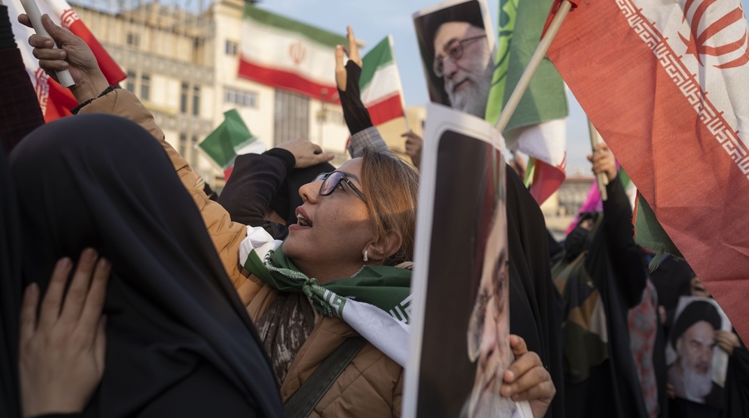 Explainer: Γιατί η κρίση στο Ιράν θεωρείται η σοβαρότερη από το 1979