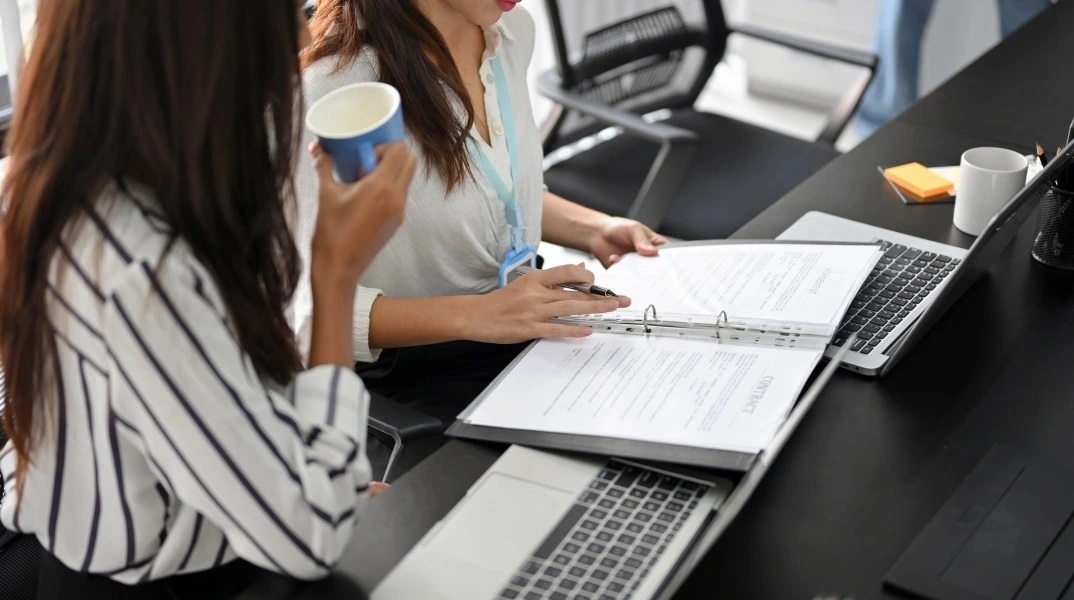 ΔΥΠΑ: Νέο πρόγραμμα για 10.000 άνεργες μητέρες με μισθό έως 1.004 ευρώ