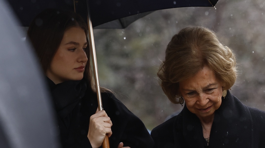 Η βασιλική οικογένεια της Ισπανίας αποχαιρέτησε την πριγκίπισσα Ειρήνη