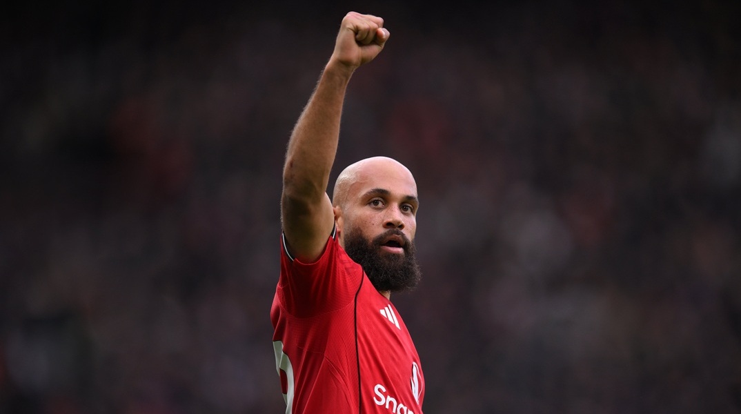 Η Μάντσεστερ Γιουνάιτεντ επικράτησε με 2-0 της Μάντσεστερ Σίτι στο «Όλντ Τράφορντ»