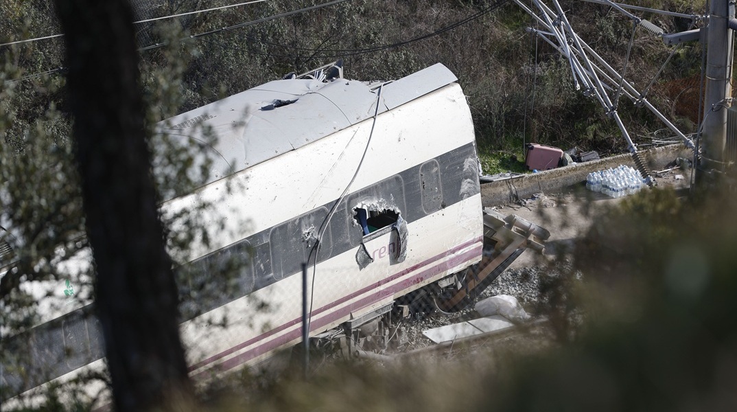 42 οι νεκροί της σιδηροδρομικής τραγωδίας στην Ισπανία - Ο απολογισμός δεν είναι ακόμη οριστικός