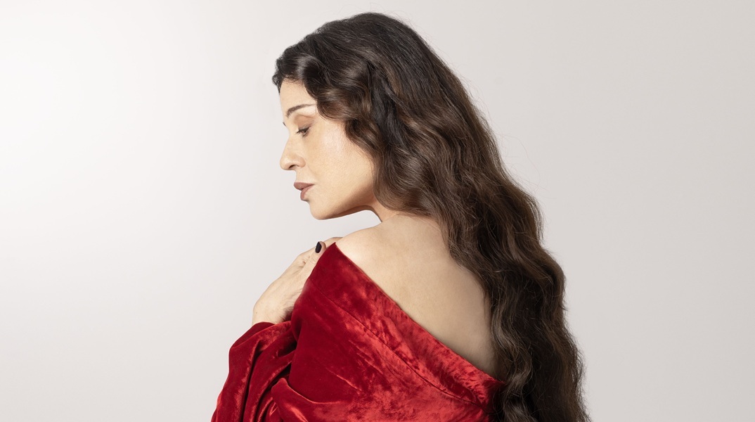 «Φλαντρώ» του Παντελή Χορν στο θέατρο Αλάμπρα