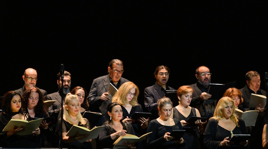 Η Χορωδία του Δήμου Αθηναίων στην εκδήλωση «Τρεις Θεατρικοί Μύθοι» στο Ολύμπια