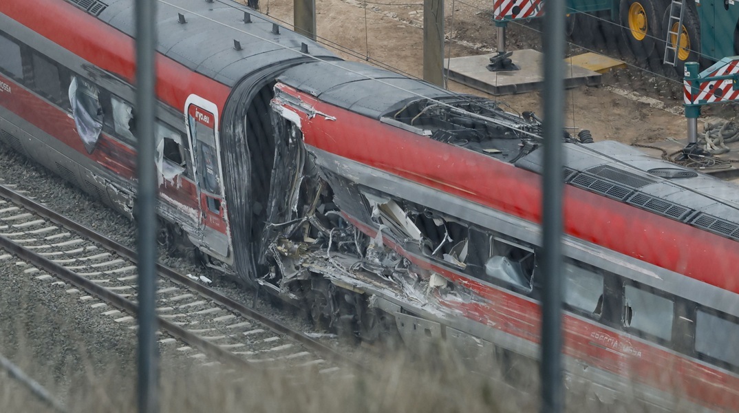 Το πρώτο πόρισμα για το σιδηροδρομικό δυστύχημα με τους 45 νεκρούς στην Ισπανία: Η αιτία του εκτροχιασμού 