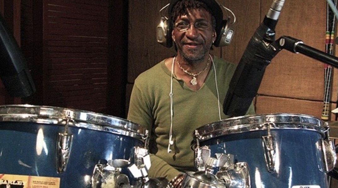 Πέθανε ο Σλάι Ντάνμπαρ, θρύλος της reggae και των Sly & Robbie, σε ηλικία 73 ετών