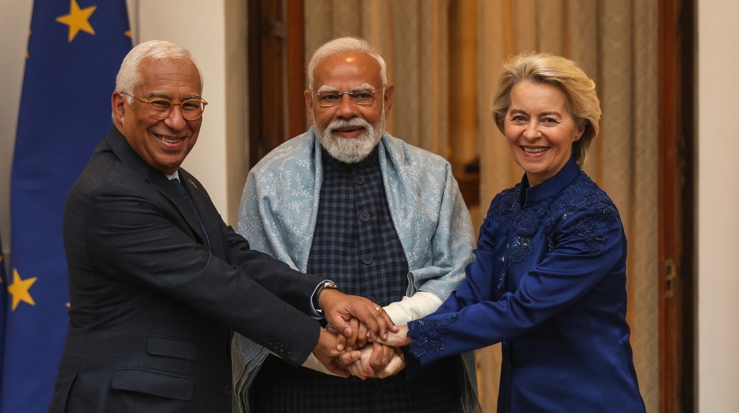 O Πρόεδρος του Ευρωπαϊκού Συμβουλίου, Αντόνιο Λουίς Σάντος ντα Κόστα, με τον Ινδό Πρωθυπουργό Ναρέντρα Μόντι και την Πρόεδρο της Ευρωπαϊκής Επιτροπής, Ούρσουλα φον ντερ Λάιεν 