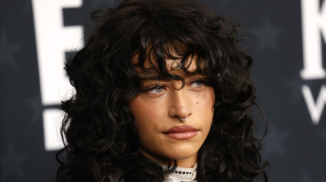 Σάλος με την Οντέσα Α’ζάιον: εγκαταλείπει ρόλο μετά τις αντιδράσεις