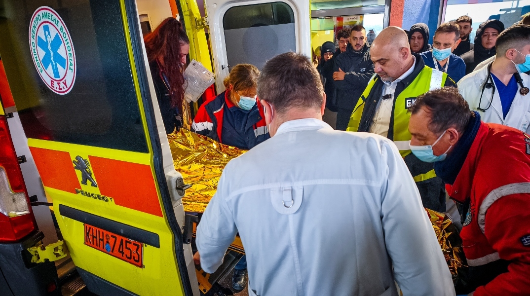 Στο νοσοκομείο Παπαγεωργίου οι δύο τραυματίες