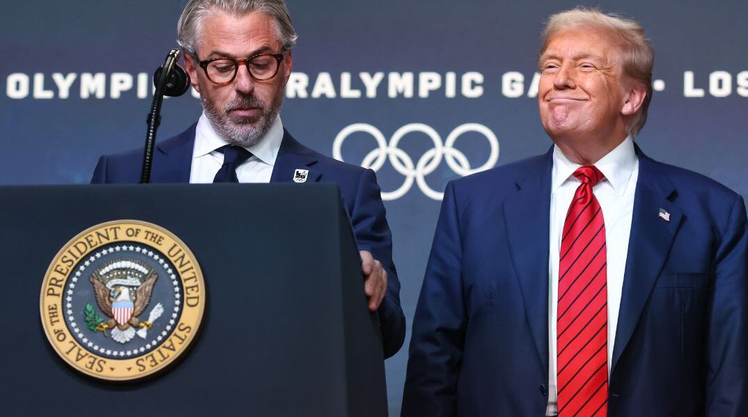 Επικεφαλής Ολυμπιακών Αγώνων Λος Άντζελες: «Λυπάμαι βαθιά» για τo φλέρτ με την Γκισλέιν Μάξγουελ