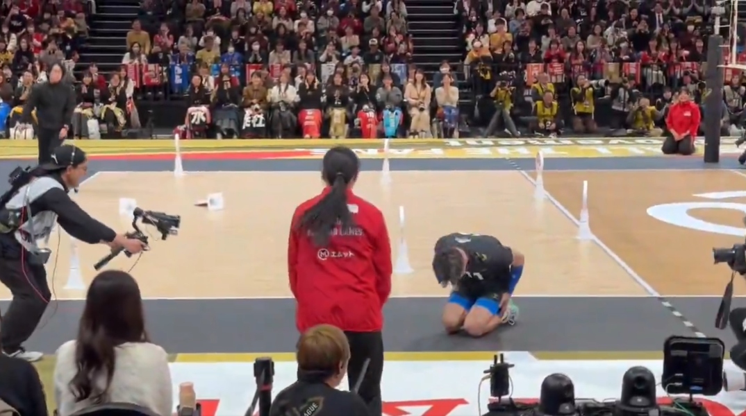 Αθλητής βόλεϊ δίδαξε την «τέχνη της συγγνώμης» και έγινε viral