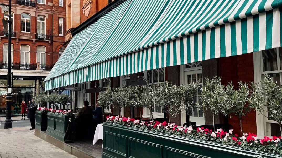 Λονδίνο: Κατηγορίες για νοθεία ποτού σε ιδιωτικό κλαμπ – στο εδώλιο ιδιοκτήτης top εστιατορίων