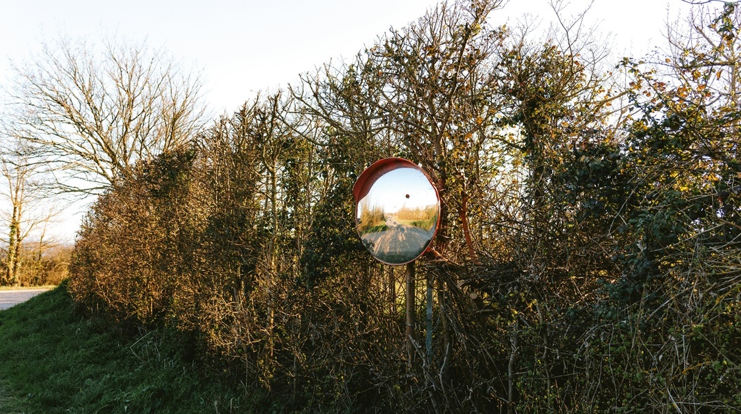 Σαγκάη: Γυναίκα προκάλεσε τροχαία ατυχήματα καθώς άλλαζε τον καθρέφτη κυκλοφορίας