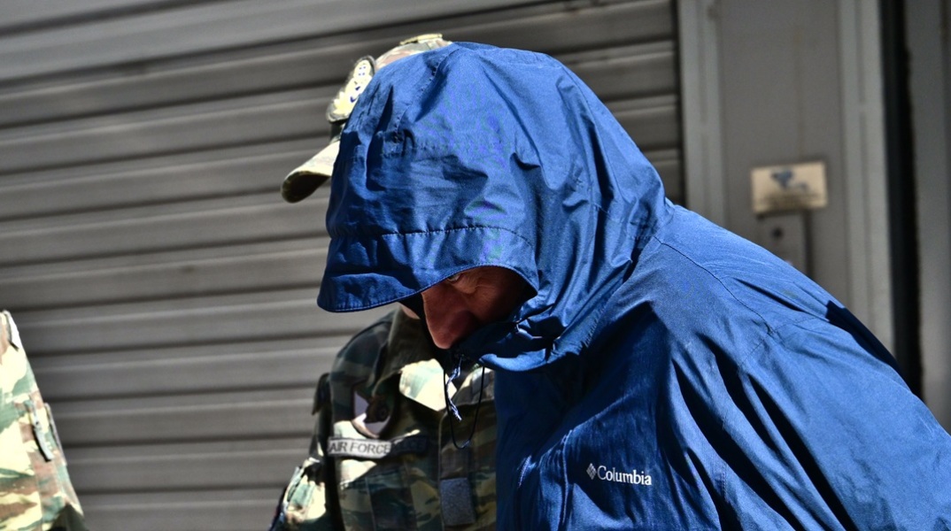 Προθεσμία για να απολογηθεί πήρε ο σμήναρχος κατάσκοπος - Με τι ποινή κινδυνεύει 