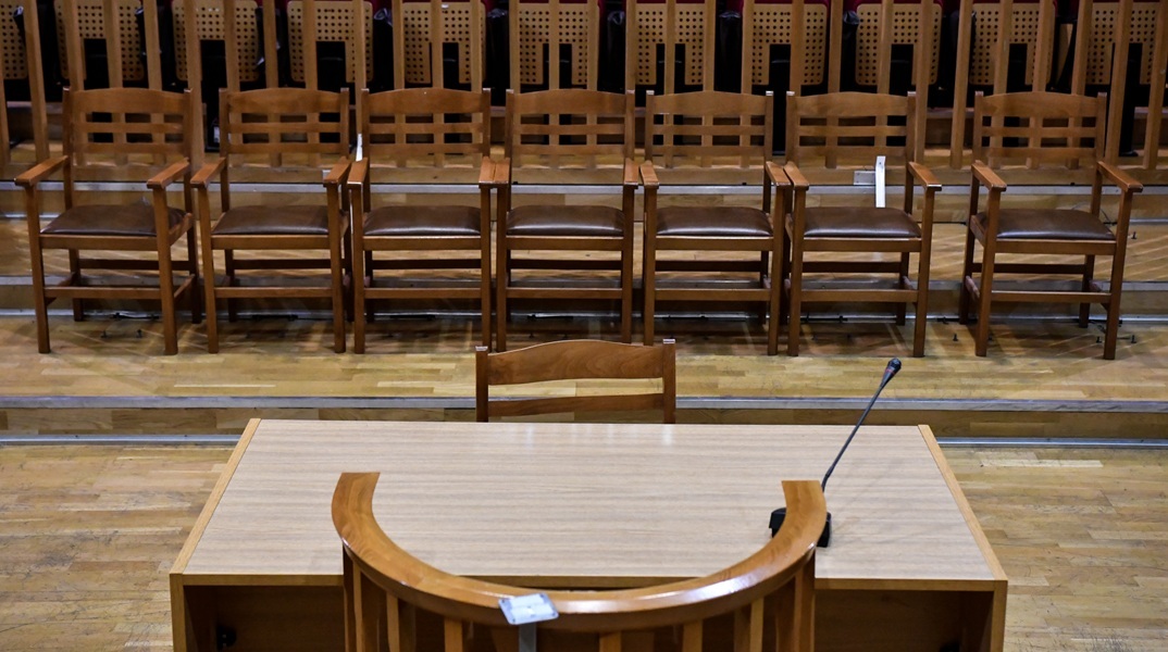 Ενοχος για έναν βιασμό και δύο απόπειρες ο ηθοποιός και σκηνοθέτης - Oι ποινές που επιβλήθηκαν 