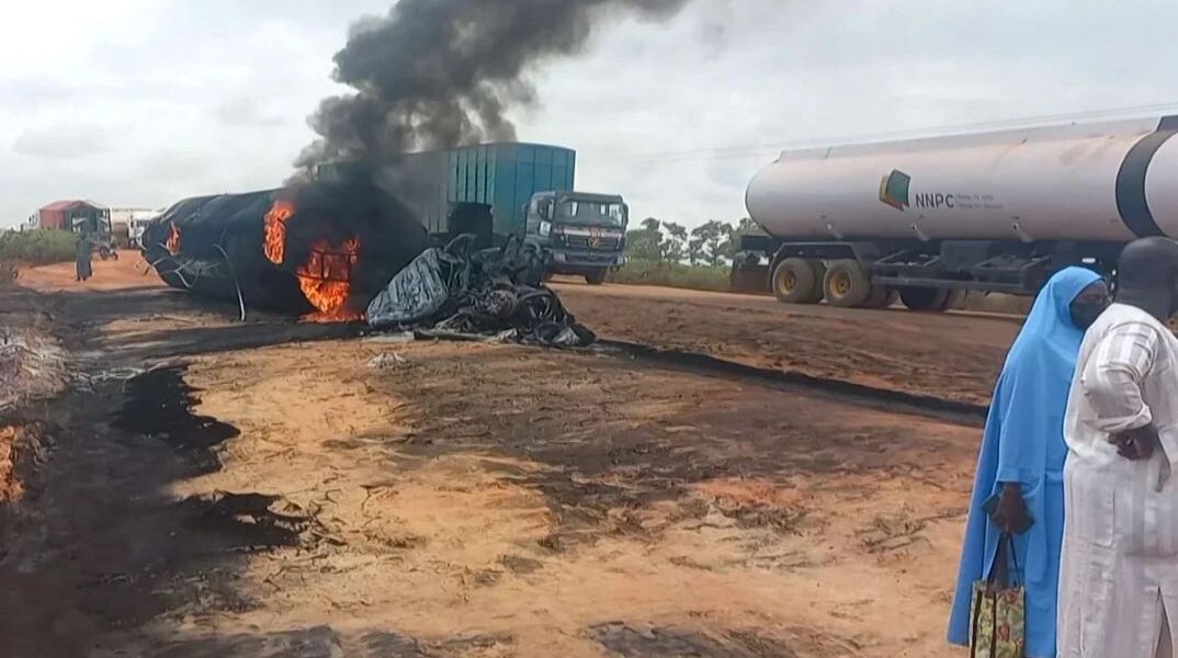 Τουλάχιστον 30 νεκροί σε θανατηφόρο τροχαίο στη βόρεια Νιγηρία