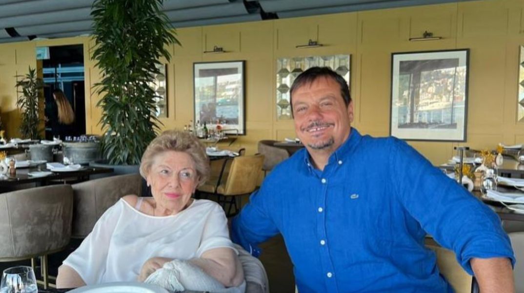 Το συγκινητικό μήνυμα του Εργκίν Αταμάν για τον θάνατο της μητέρας του