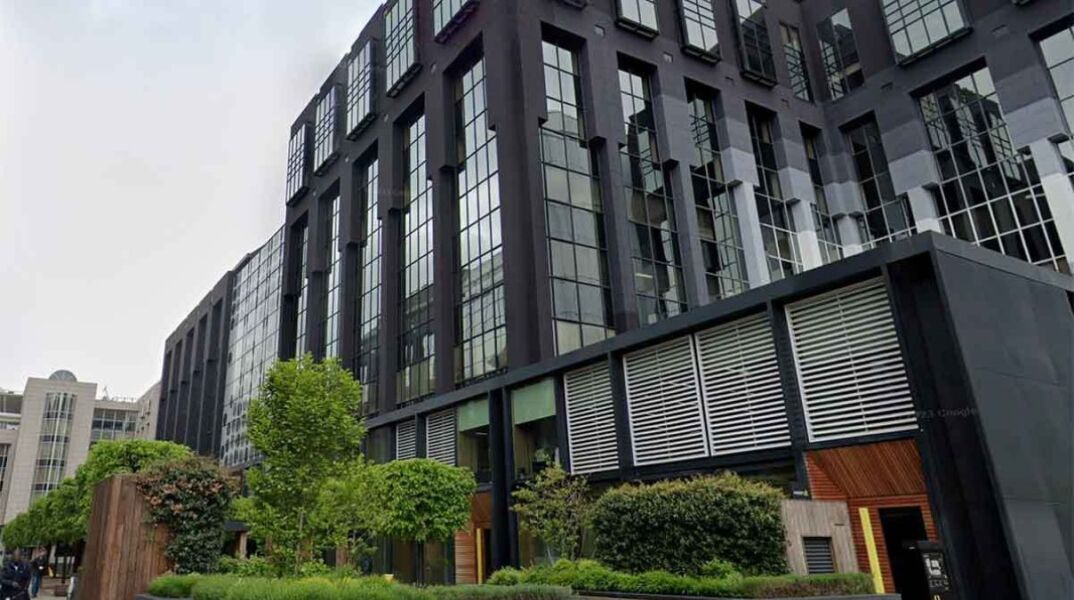 Δικαστική απόφαση στη Βρετανία: «Δεν συνιστά παρενόχληση» η ερώτηση σε εργαζόμενη για την εμμηνόπαυση